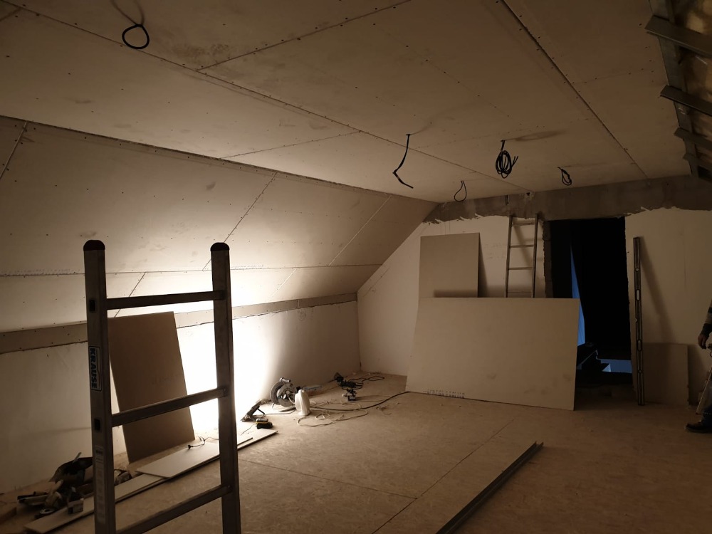 Rodinný dům Panoší Újezd – kompletní rekonstrukce - foto 13